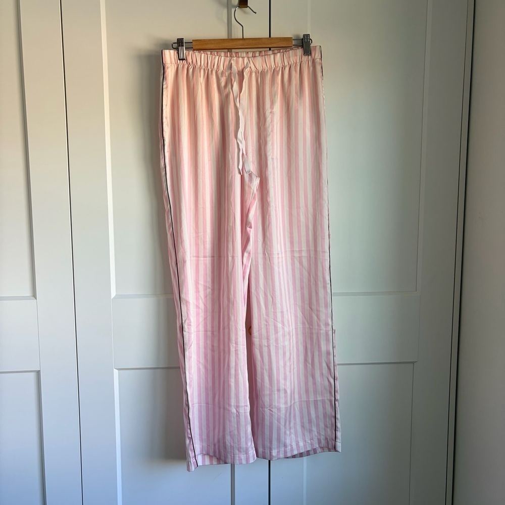 Victoria's Secret Pink and White Striped Pajama Pants | M